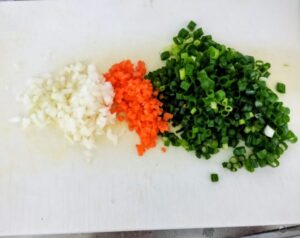 切ったヤンニョムの材料の画像